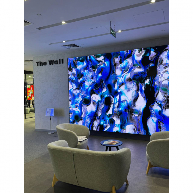 Двухместный диван Tilar Textile серого цвета в аренду